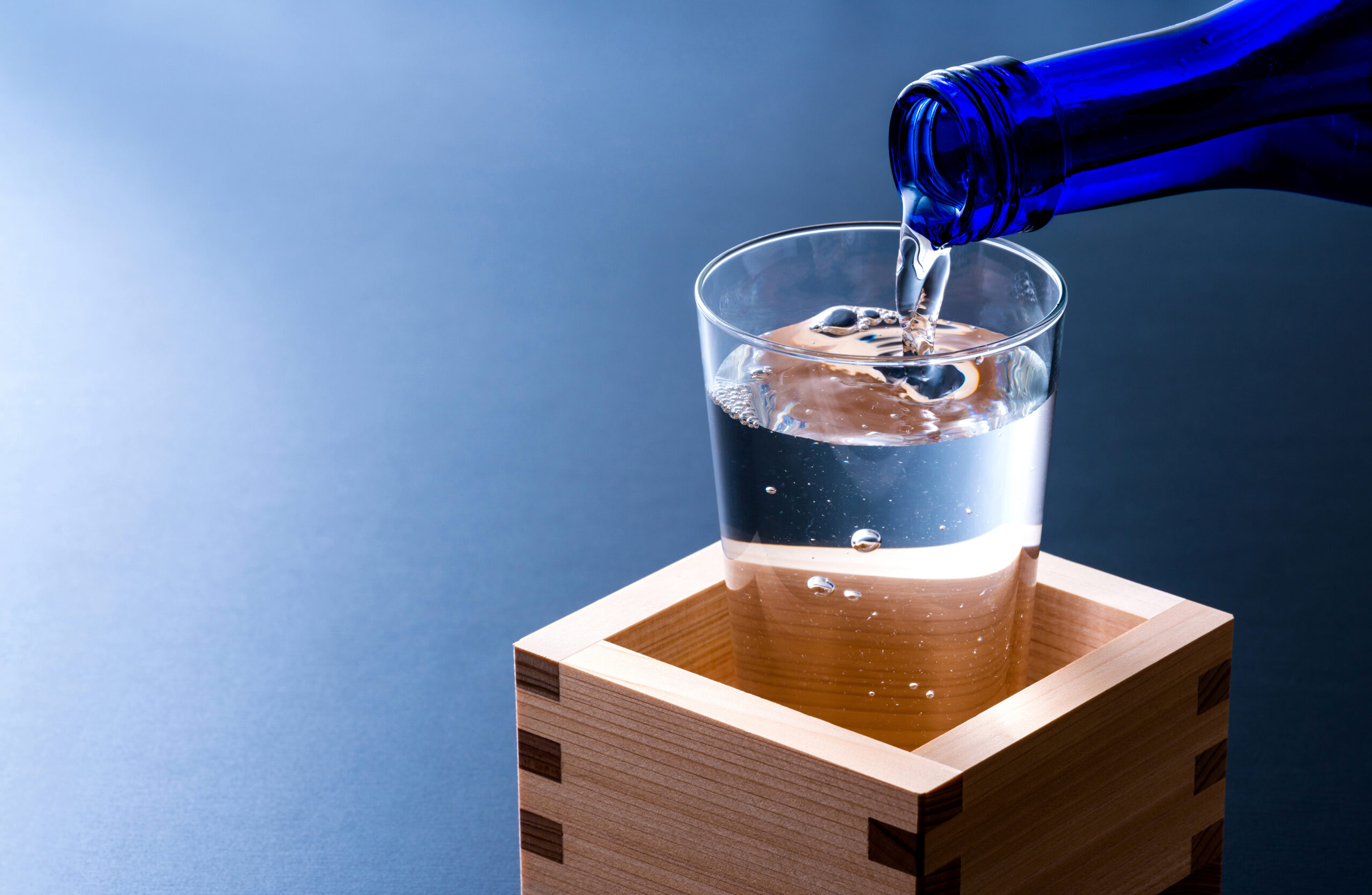 日本酒ビジネスの海外展開戦略を成功させるためのポイントとは?